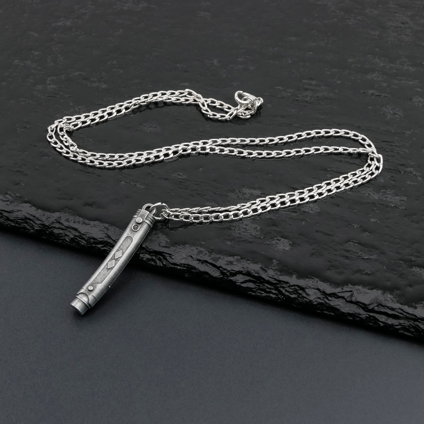Collier Sabre Laser