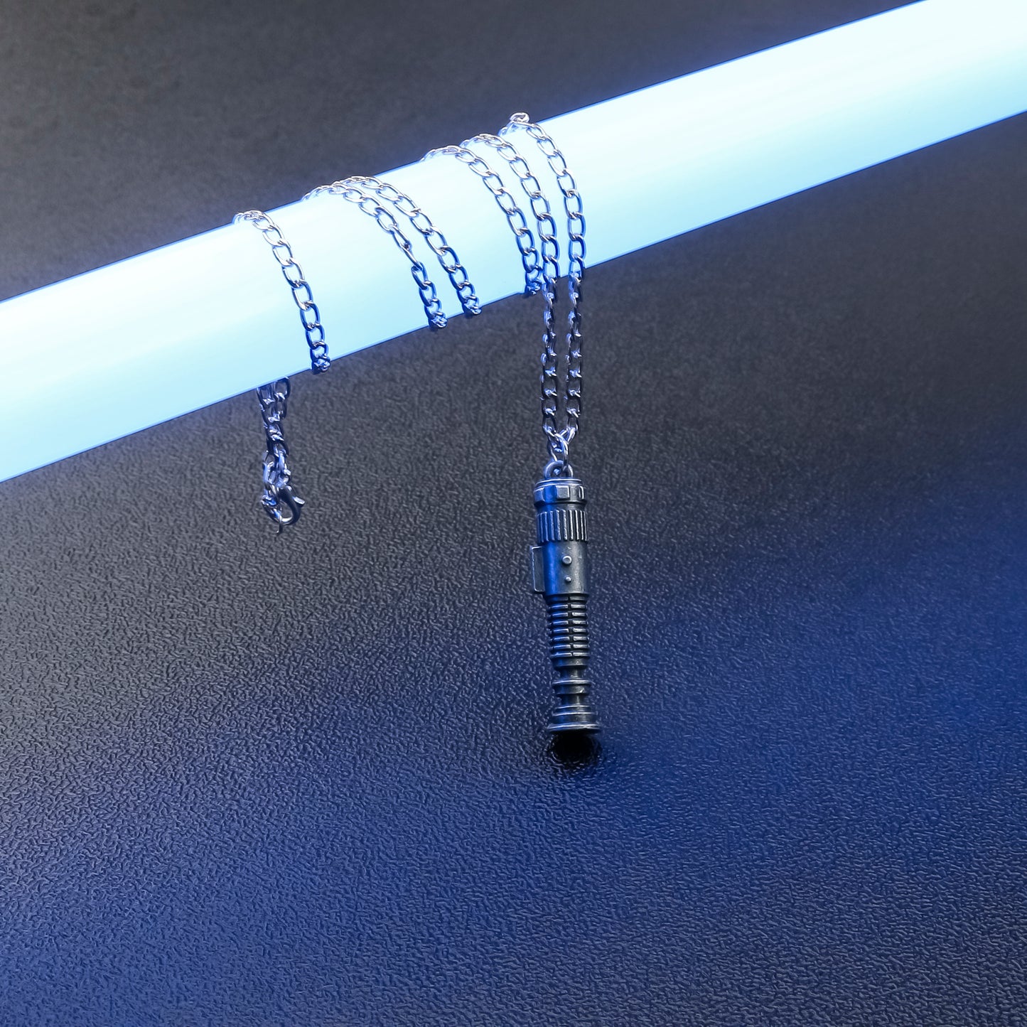 Collier Sabre Laser