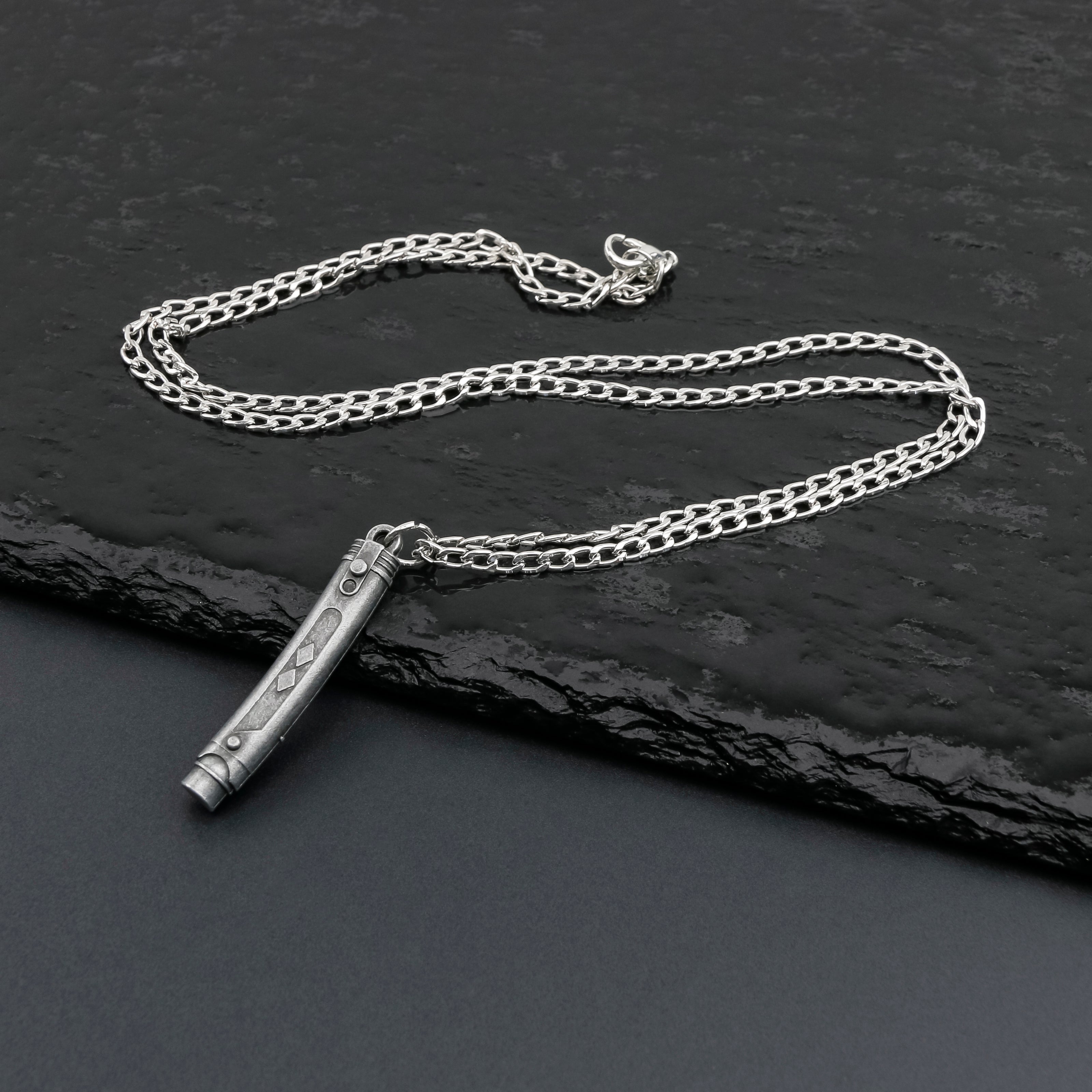Collier Sabre Laser